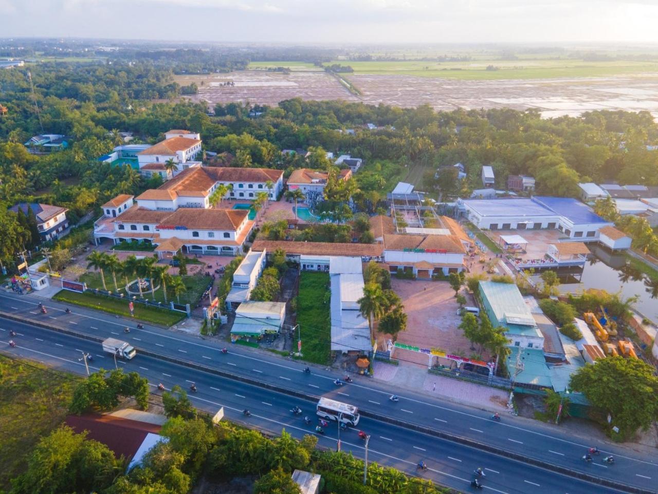 Ngoc Thu Hotel Soc Trang エクステリア 写真